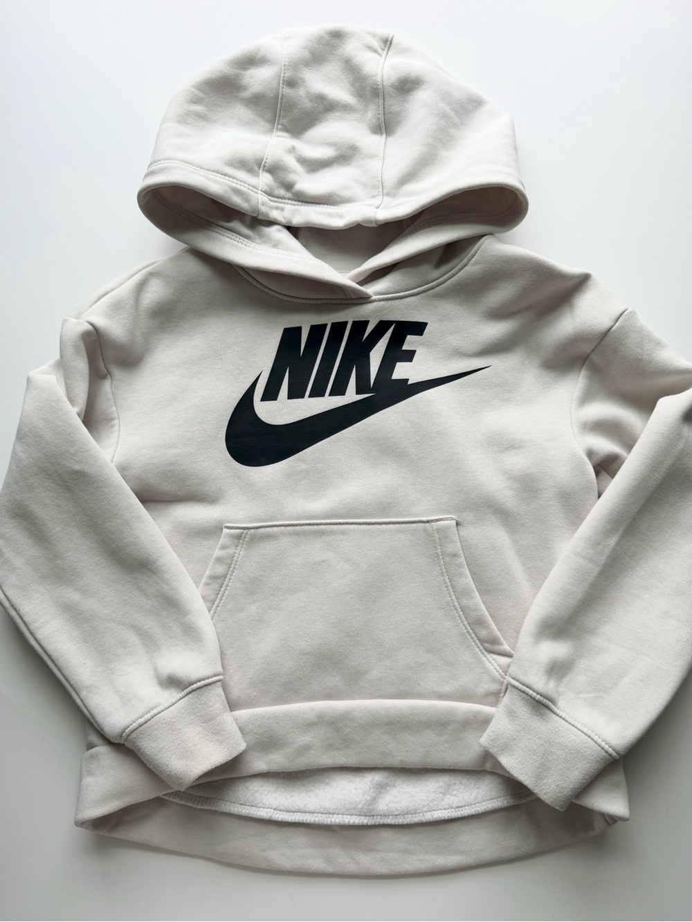 Nike Girls Club Fleece Hi-Low Hooded Pullover light Oatmeal Beige Size 5-6 Yrs